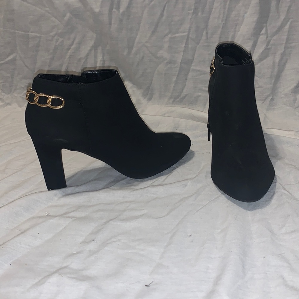 women’s heals. used once